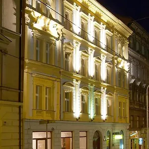 Patio **** Prag