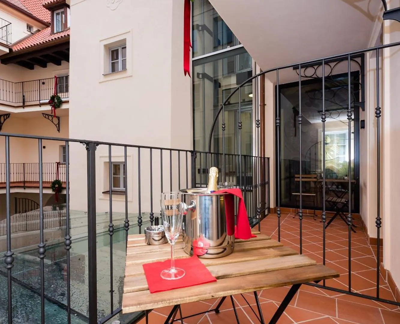 *****  פראג Old Royal Post Boutique Hotel & Premium Suites צ'כיה