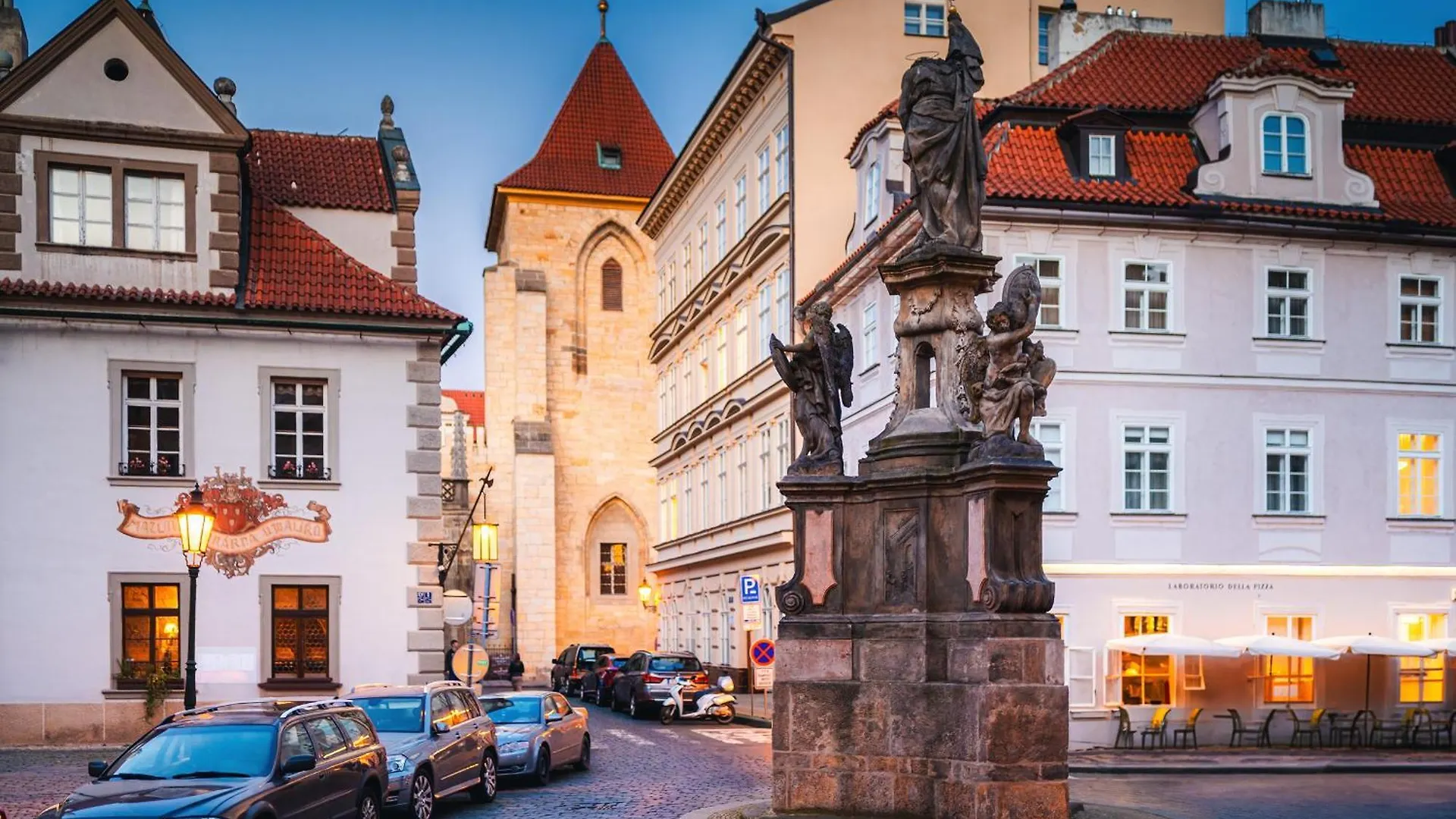 Old Royal Post Boutique Hotel & Premium Suites Praga 5*,  República Checa