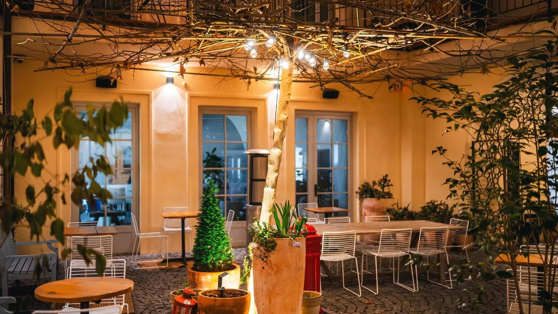 Old Royal Post Boutique Hotel & Premium Suites Prag