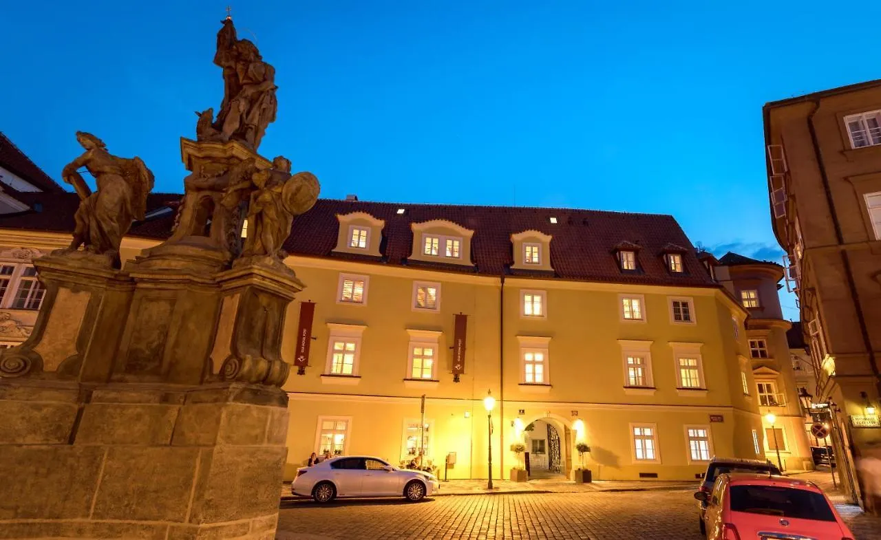 פראג Old Royal Post Boutique Hotel & Premium Suites