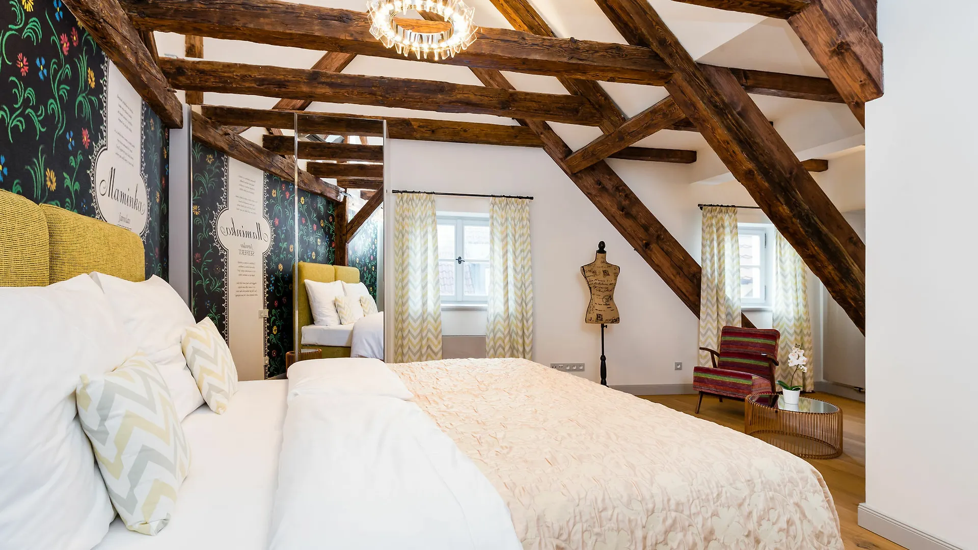 Old Royal Post Boutique Hotel & Premium Suites Prag