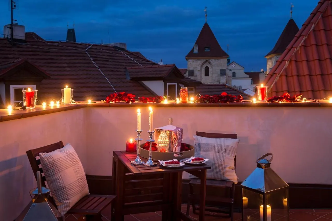 Old Royal Post Boutique Hotel & Premium Suites Praha 5*,