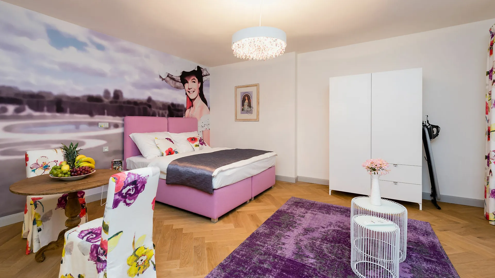 Old Royal Post Boutique Hotel & Premium Suites Praha 5*,